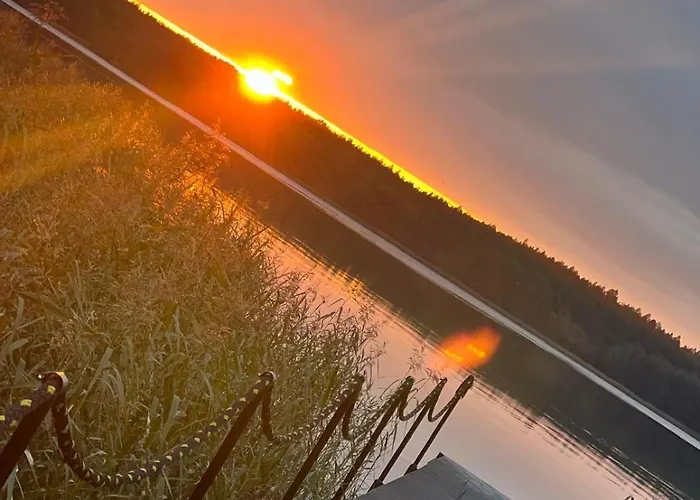 Nad Jeziorem W Charzykowach Apartman