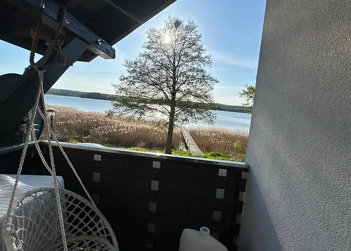 Nad Jeziorem W Charzykowach Apartman